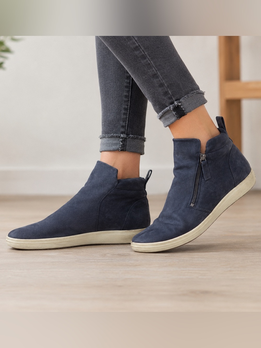 ECCO Soft Nubuck Leather Zip Ankle Boots Women’s US 9-9.5 EU 40 Blue